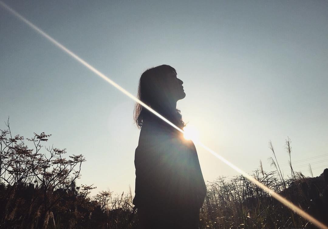 专访作家张西的创作路:“做一笺可以被很多人读懂,但只有自己能拆封的信。” 内容图5 女神网-大潮社TV实时追踪属于女人新资讯的综合网站! 27877708_153034228746774_377876750324989952_n.jpg