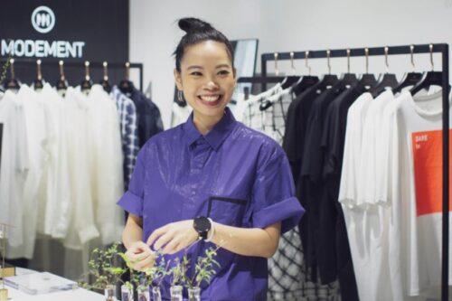 靠 4 万元创业基金逐梦！香港服装设计师 Aries 倔强做自我品牌，成为时尚潮牌代表