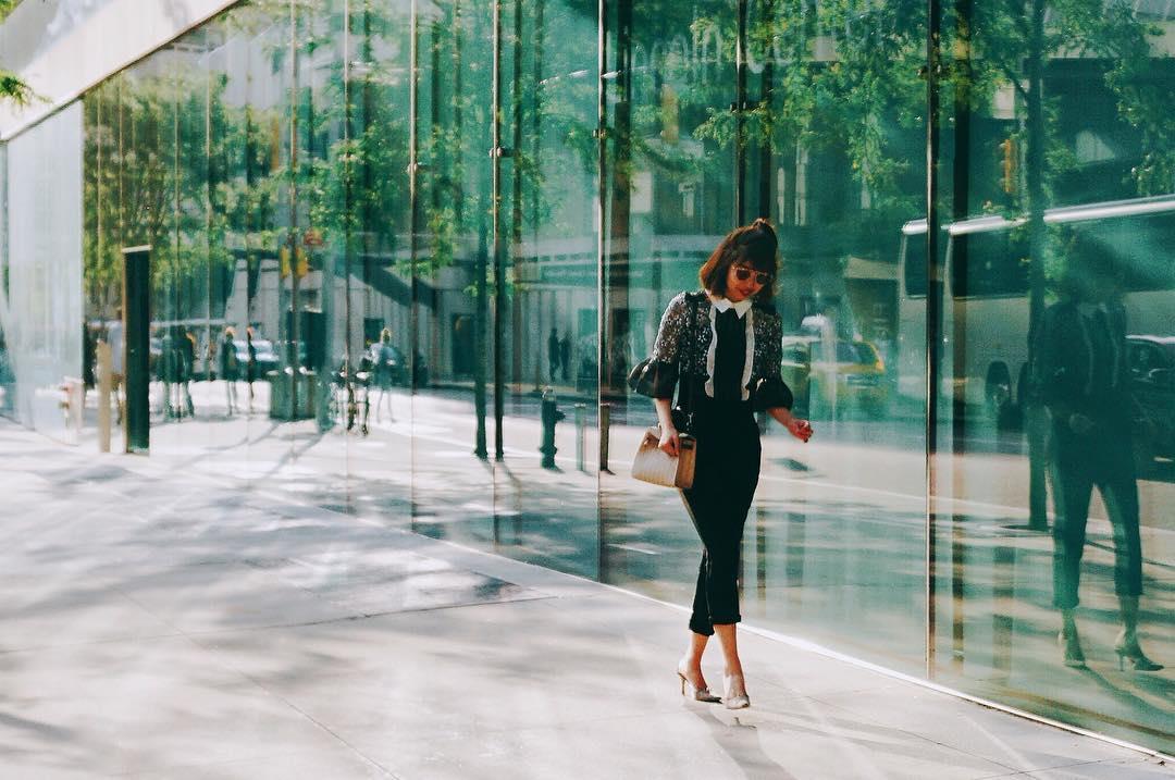 不畏惧他人眼光!Youtuber“Serene”:“跌跌撞撞,我们继续做挚爱世界的人” 内容图2 女神网-大潮社TV实时追踪属于女人新资讯的综合网站! 22280393_485488955169270_3271106161318821888_n.jpg