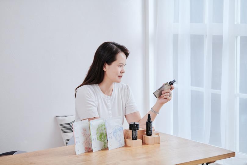 《公主创业家系列 05 》童颜有机创办人潘思璇:当公主,要做自己认为对的事 内容图3 女神网-大潮社TV实时追踪属于女人新资讯的综合网站! 《公主创业家系列 05 》童颜有机创办人潘思璇:当公主,要做自己认为对的事 专访故事 图3张