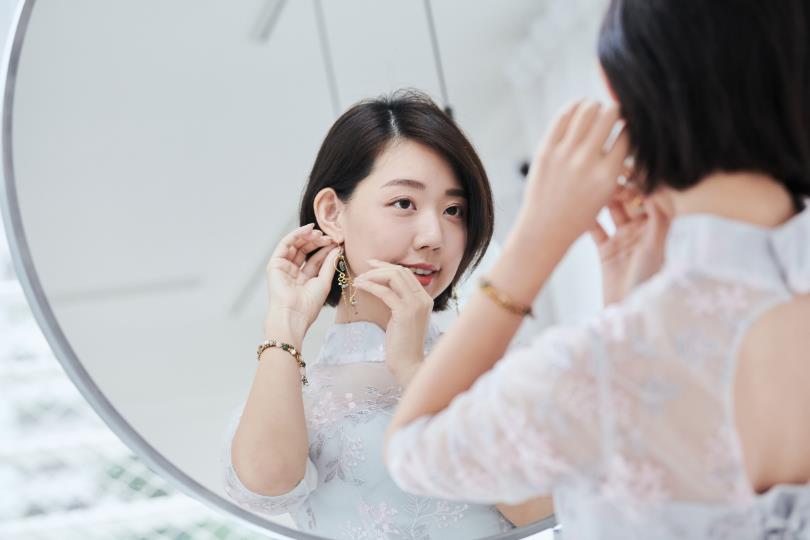 《公主创业家系列 02 》女主角饰品创办人 Zoey 以“共创”集结温柔力量,用公主之心发掘女性美好 内容图2 女神网-大潮社TV实时追踪属于女人新资讯的综合网站! 《公主创业家系列 02 》女主角饰品创办人 Zoey 以“共创”集结温柔力量,用公主之心发掘女性美好 专访故事 图2张