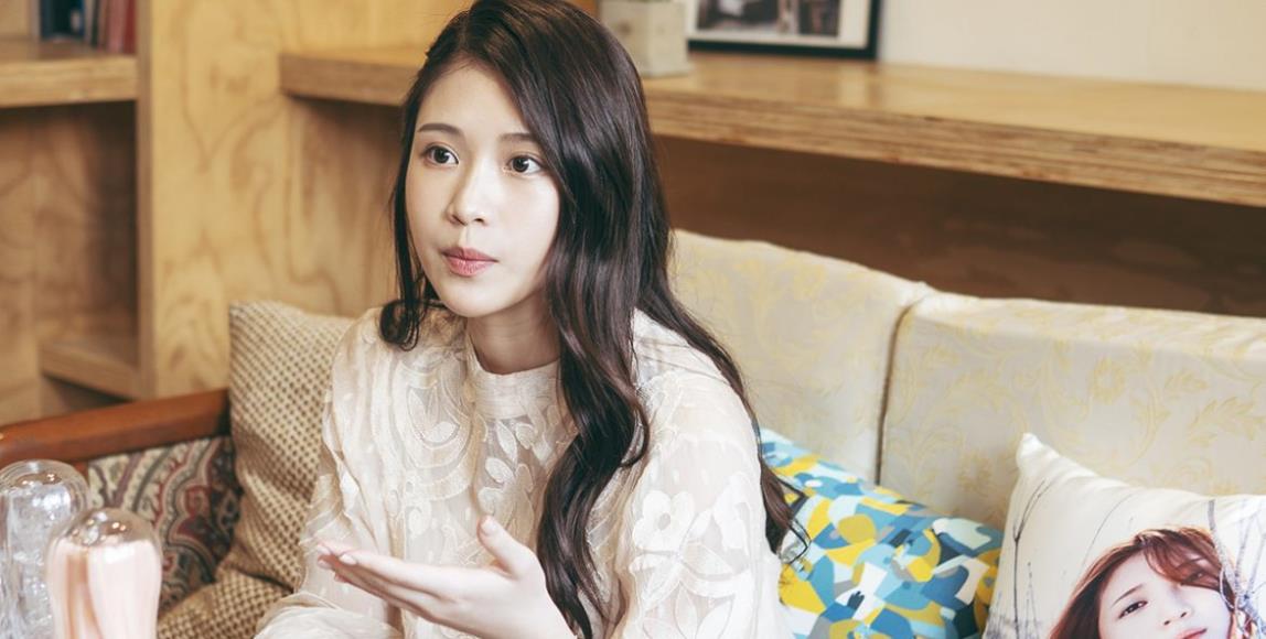 不惧眼光用群众募资跨入情趣市场!郑家纯:“全赴责任感做品牌,将‘性’议题正常化、不需歧视它的存在。” 内容图1 女神网-大潮社TV实时追踪属于女人新资讯的综合网站! 不惧眼光用群众募资跨入情趣市场!郑家纯:“全赴责任感做品牌,将‘性’议题正常化、不需歧视它的存在。” 专访故事 图1张