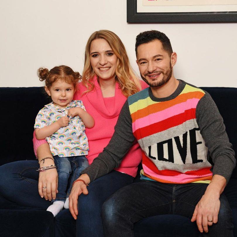 跨性别夫妻育二儿女,消除大众对性别的偏见:“我们都是正常人,不是怪胎。” 内容图3 女神网-大潮社TV实时追踪属于女人新资讯的综合网站! 跨性别夫妻育二儿女,消除大众对性别的偏见:“我们都是正常人,不是怪胎。” 愈心灵 图3张