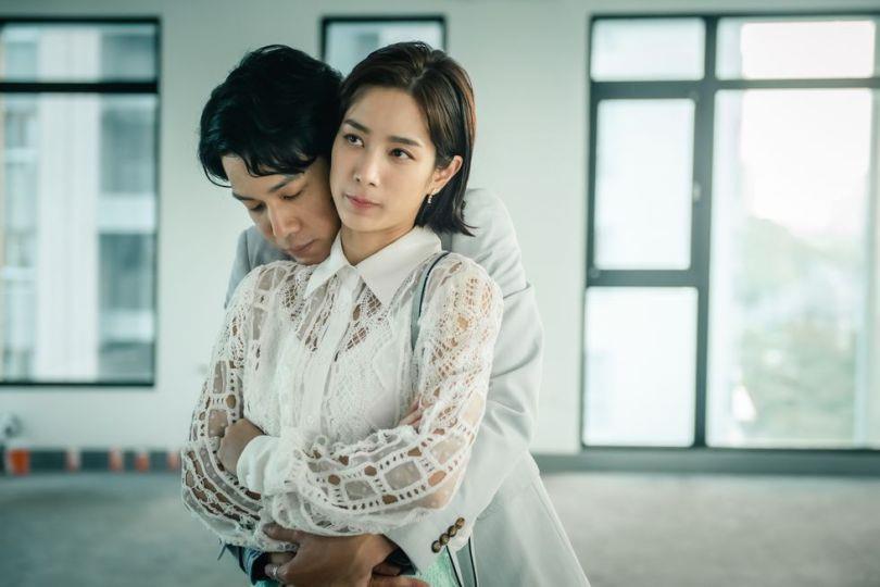 无所不在的女性职场霸凌!从《她和她的她》5 个桥段中,剖析那些看不见的歧视 内容图3 女神网-大潮社TV实时追踪属于女人新资讯的综合网站! 无所不在的女性职场霸凌!从《她和她的她》5 个桥段中,剖析那些看不见的歧视 愈心灵 图3张