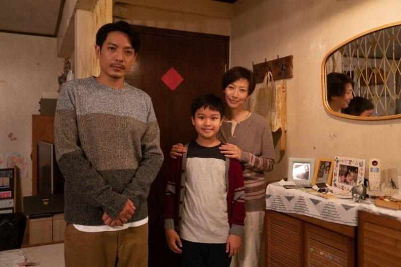 郑秀文主演《流水落花》：在组建家庭的过程，不断学习成为更好的“家人” 新学堂 图1张