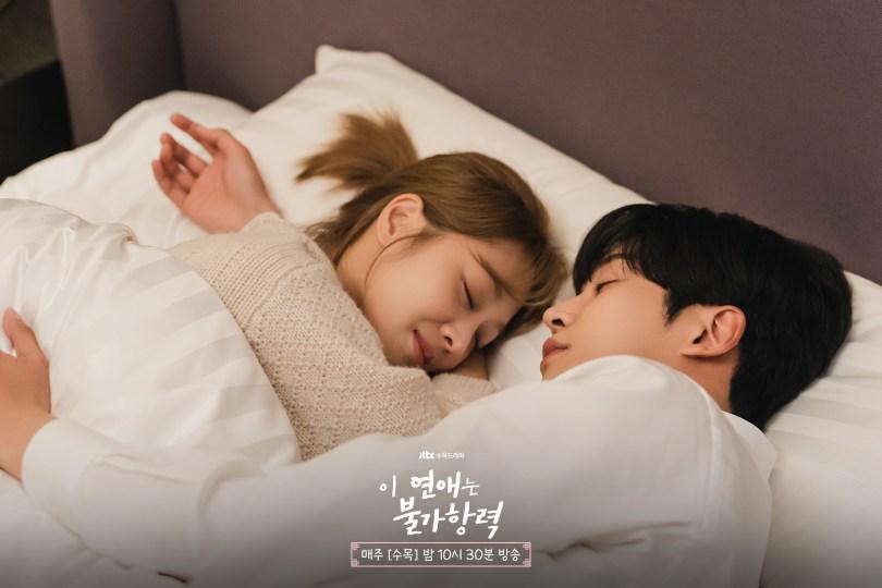 《恋爱不可抗力》:曹宝儿、路云携手演出颜值攻顶情侣档,今秋不容错过的甜宠韩剧 | 女神网 内容图2 女神网-大潮社TV实时追踪属于女人新资讯的综合网站! 《恋爱不可抗力》:曹宝儿、路云携手演出颜值攻顶情侣档,今秋不容错过的甜宠韩剧 | 女神网 新学堂 图2张