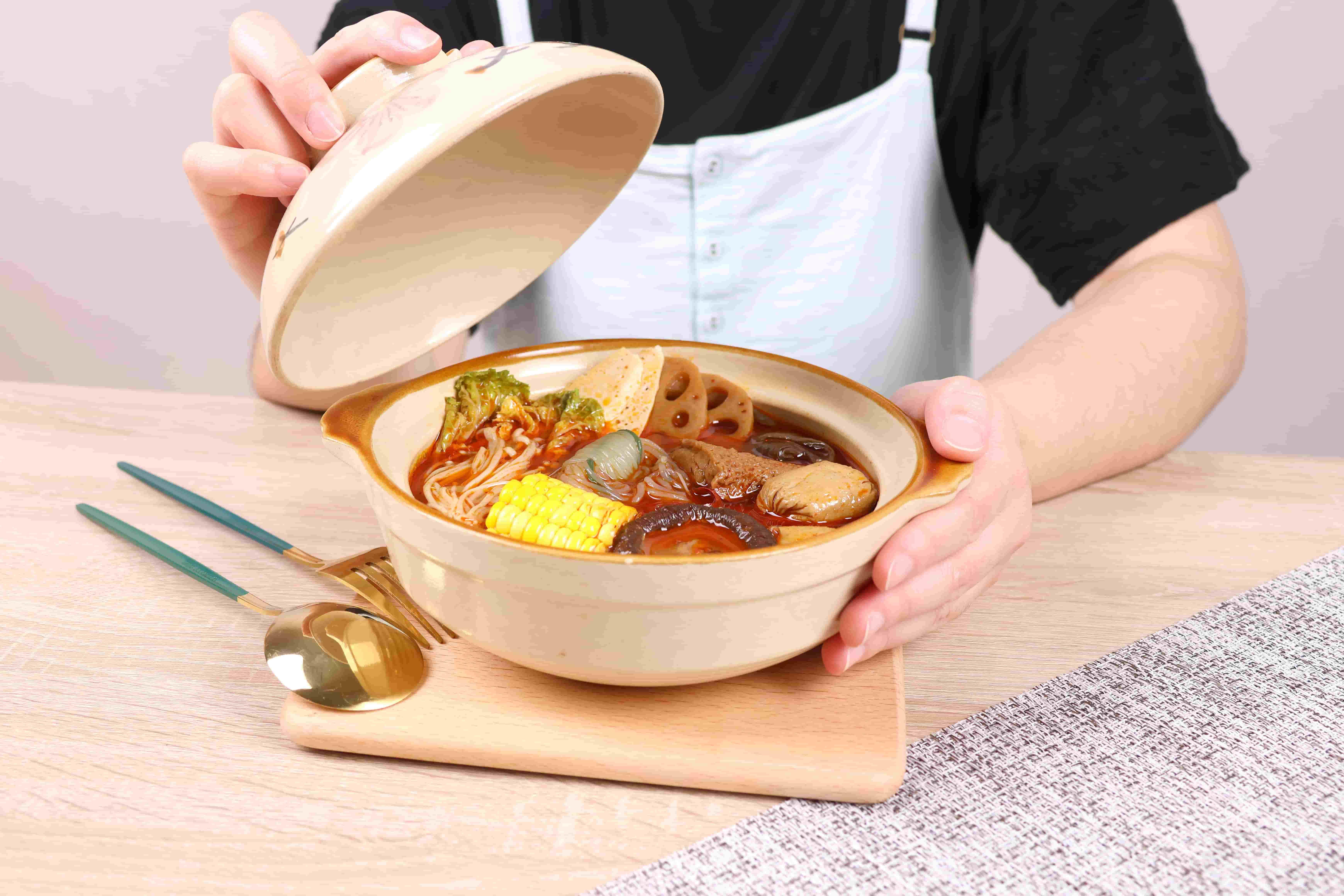 茹素者有福啦！围炉新选项：超香 18 香辣锅+厚实素米血，颠覆你对素食的想像 乐生活 图3张