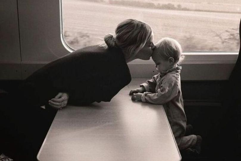 《允许自己选择爱》书评:选择爱的前提,请先原谅内心的父母 内容图1 女神网-大潮社TV实时追踪属于女人新资讯的综合网站! 《允许自己选择爱》书评:选择爱的前提,请先原谅内心的父母 新学堂 图1张