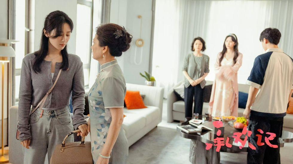 “人要为自己活着,你,只有你自己。”《承欢记》:试着理解彼此,在家庭与自我间找到平衡 内容图1 女神网-大潮社TV实时追踪属于女人新资讯的综合网站! “人要为自己活着,你,只有你自己。”《承欢记》:试着理解彼此,在家庭与自我间找到平衡 新学堂 图1张