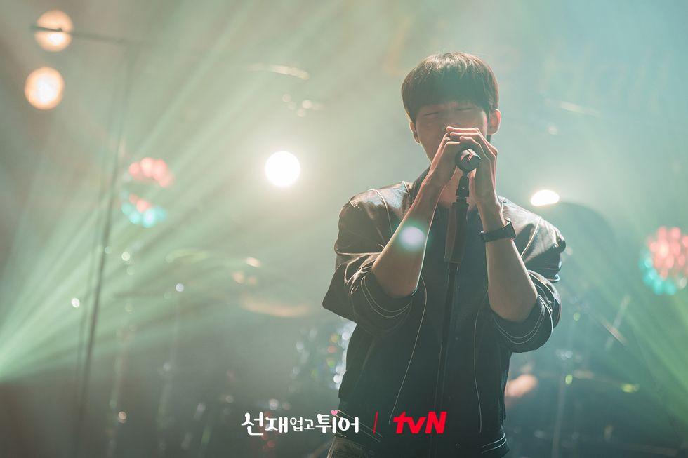 “我能做的，只有微不足道的安慰。”《背着善宰跑》：青春住了彼此，穿越时空也要接住你 新学堂 图2张