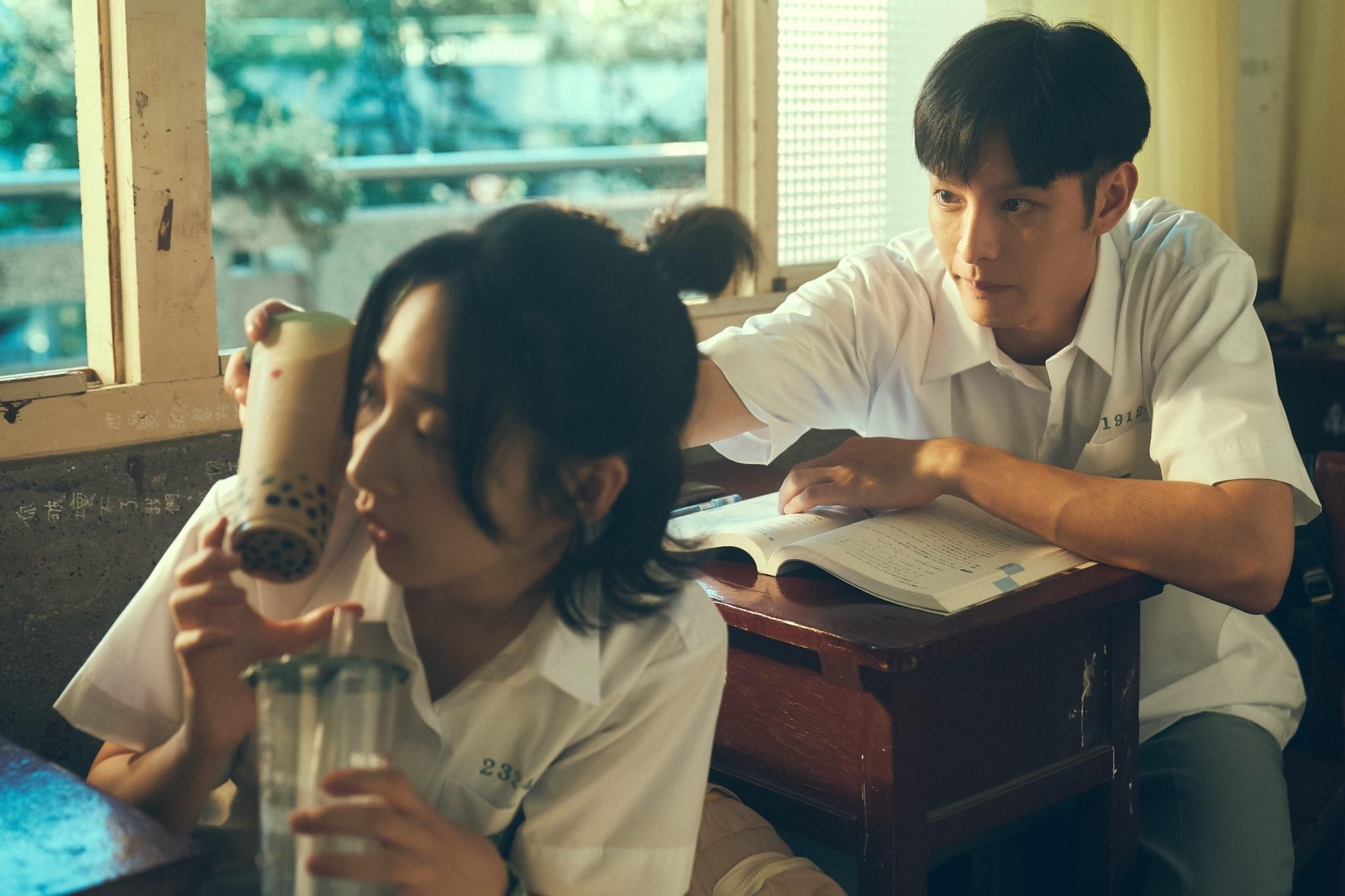 《夏日的柠檬草》:李沐、娄峻硕、曹佑宁领衔主演,刻下象征青春美好的夏日柠檬草 内容图1 女神网-大潮社TV实时追踪属于女人新资讯的综合网站! 《夏日的柠檬草》:李沐、娄峻硕、曹佑宁领衔主演,刻下象征青春美好的夏日柠檬草 新学堂 图1张