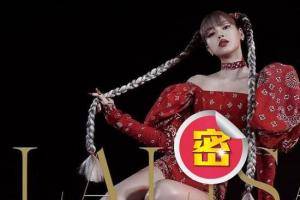 性感挖洞太狂！Lisa晒“两片雪嫩肌”美腿交缠网全暴动