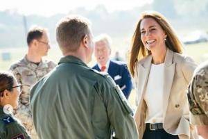 爆怀孕第四胎？凯特王妃睽违两个月亮相　“惊人身形”曝光