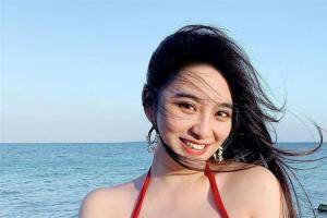 压迫感太强！中国台湾“最凶”护理师　海滩比基尼掉出超巨雪胸