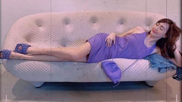 45岁正妹人妻穿超短裙翘美尻　“晒S曲线”双人热舞辣翻 时尚资讯 图2张