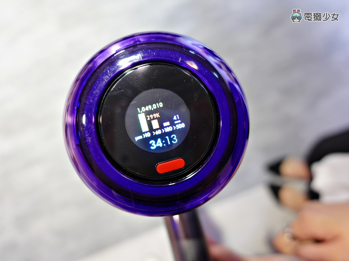 出门|Dyson V12 Detect Slim 手持吸尘器正式登台!雷射侦测、声学感应及灰尘分类统计 三大功能有感升级! 内容图8 潮品文-大潮社旗下实时最新热点娱乐时尚数码等新闻资讯网站! 出门|Dyson V12 Detect Slim 手持吸尘器正式登台!雷射侦测、声学感应及灰尘分类统计 三大功能有感升级!