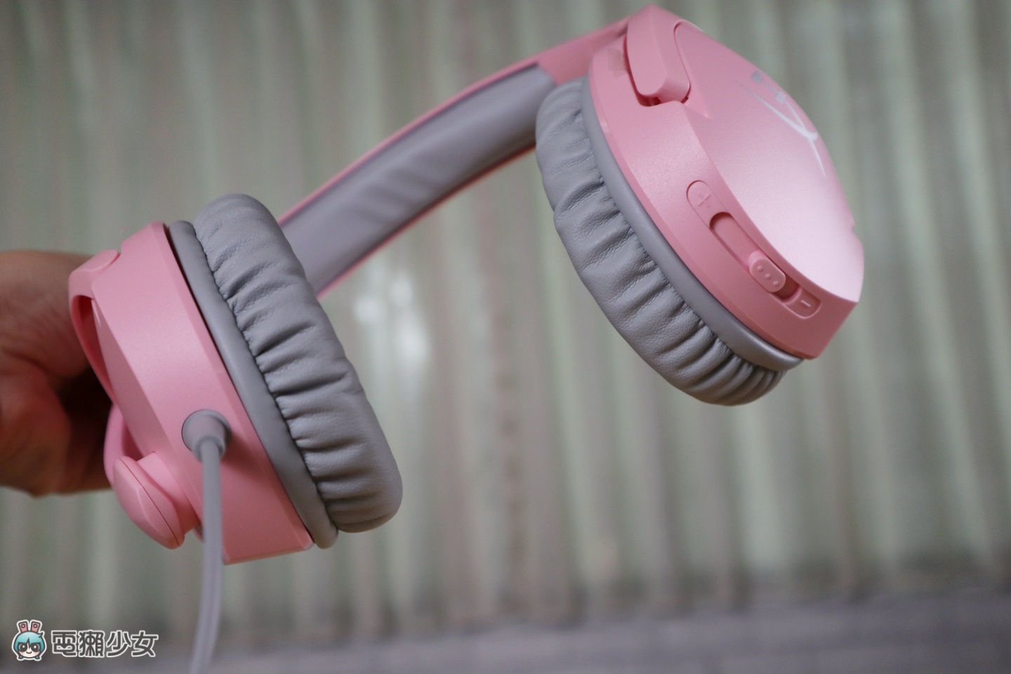 HyperX 最经典的‘ Cloud Stinger 系列 ’也出粉红色耳机！主打轻量化设计，打游戏也要很可爱