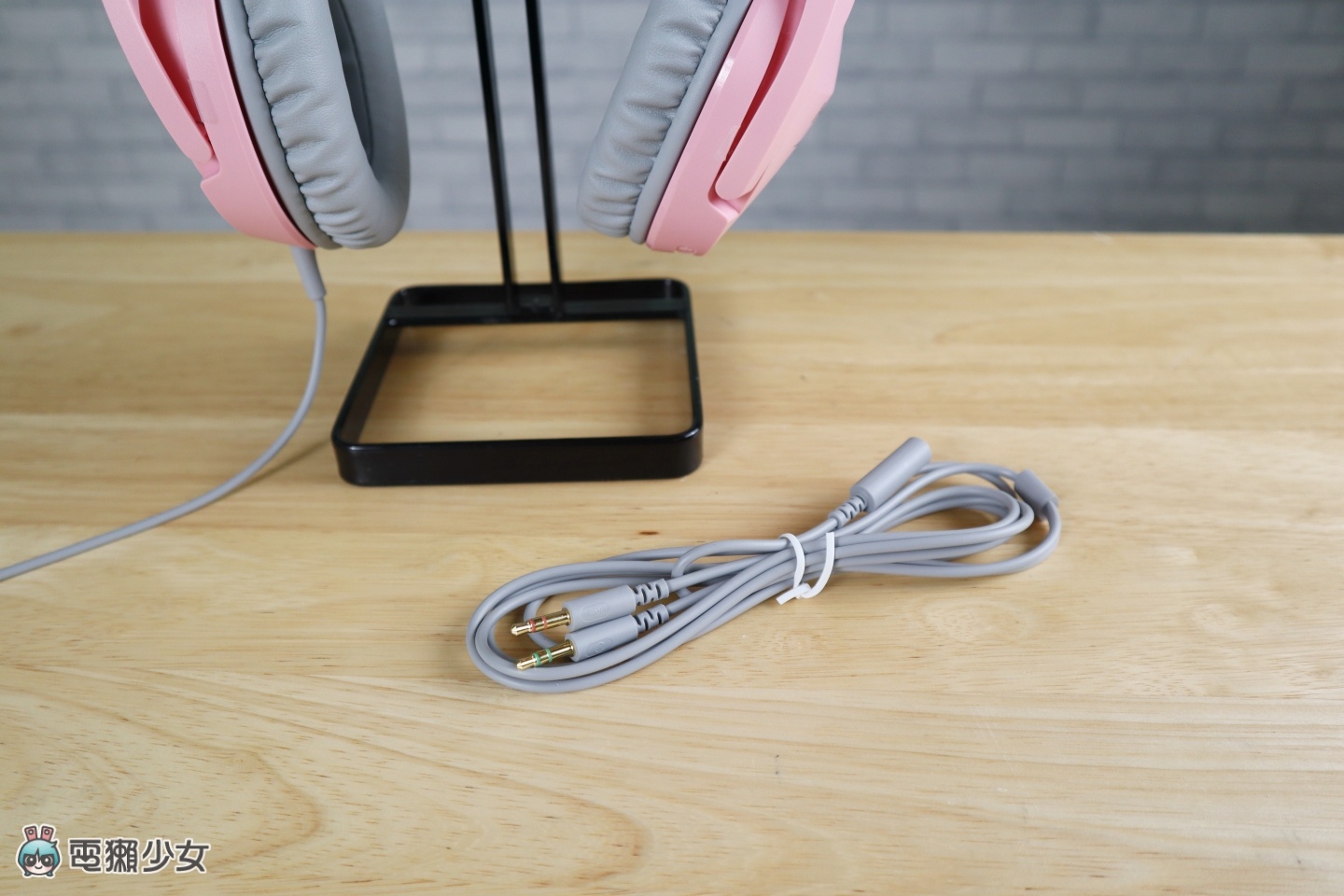 HyperX 最经典的‘ Cloud Stinger 系列 ’也出粉红色耳机！主打轻量化设计，打游戏也要很可爱