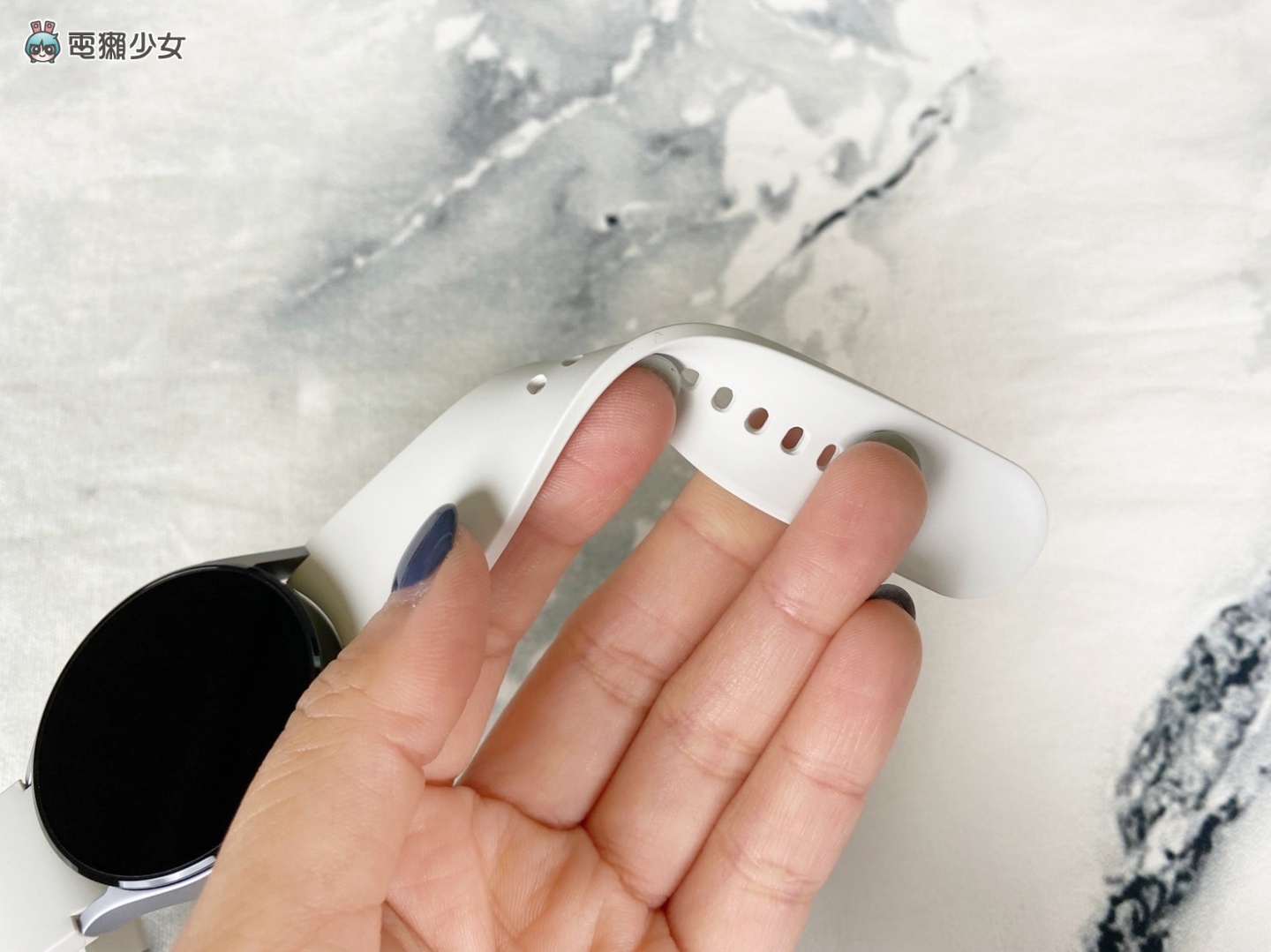 开箱|超进化!三星 Galaxy Watch4 系列 可以下载 App 好方便!同场加映三星 Galaxy Buds2 开箱 内容图7 潮品文-大潮社旗下实时最新热点娱乐时尚数码等新闻资讯网站! 开箱|超进化!三星 Galaxy Watch4 系列 可以下载 App 好方便!同场加映三星 Galaxy Buds2 开箱