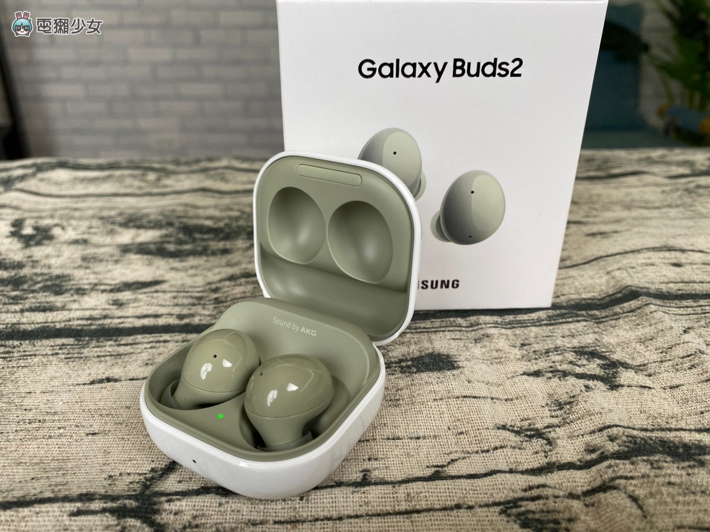 开箱|超进化!三星 Galaxy Watch4 系列 可以下载 App 好方便!同场加映三星 Galaxy Buds2 开箱 内容图33 潮品文-大潮社旗下实时最新热点娱乐时尚数码等新闻资讯网站! 开箱|超进化!三星 Galaxy Watch4 系列 可以下载 App 好方便!同场加映三星 Galaxy Buds2 开箱