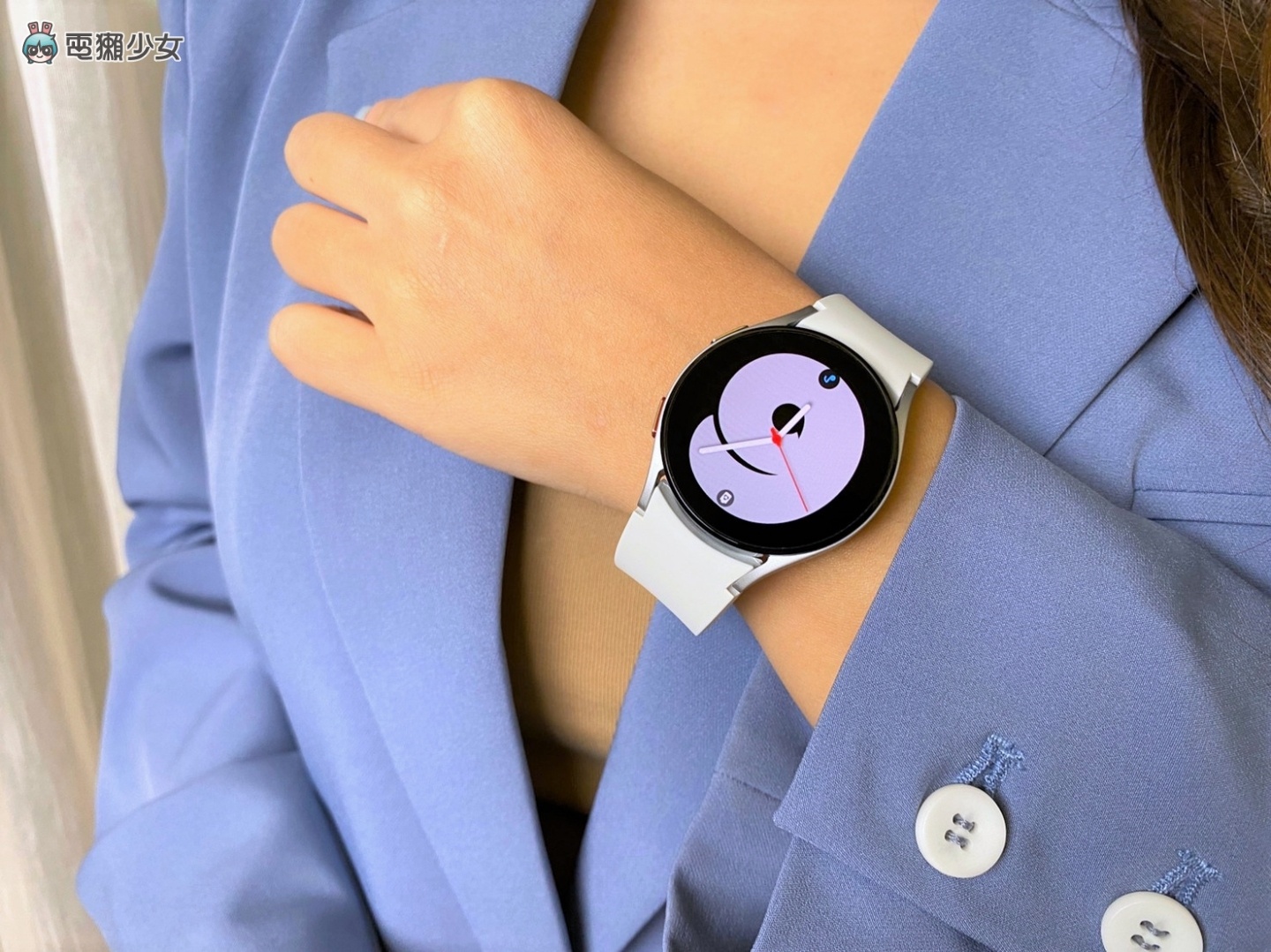开箱|超进化!三星 Galaxy Watch4 系列 可以下载 App 好方便!同场加映三星 Galaxy Buds2 开箱 内容图2 潮品文-大潮社旗下实时最新热点娱乐时尚数码等新闻资讯网站! 开箱|超进化!三星 Galaxy Watch4 系列 可以下载 App 好方便!同场加映三星 Galaxy Buds2 开箱