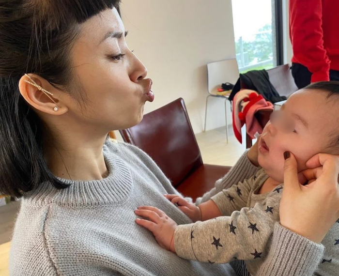 Tips｜准妈妈林依晨为宝宝准备恩典牌，5个给宝宝穿二手衣注意事项！ 更多热点 图1张