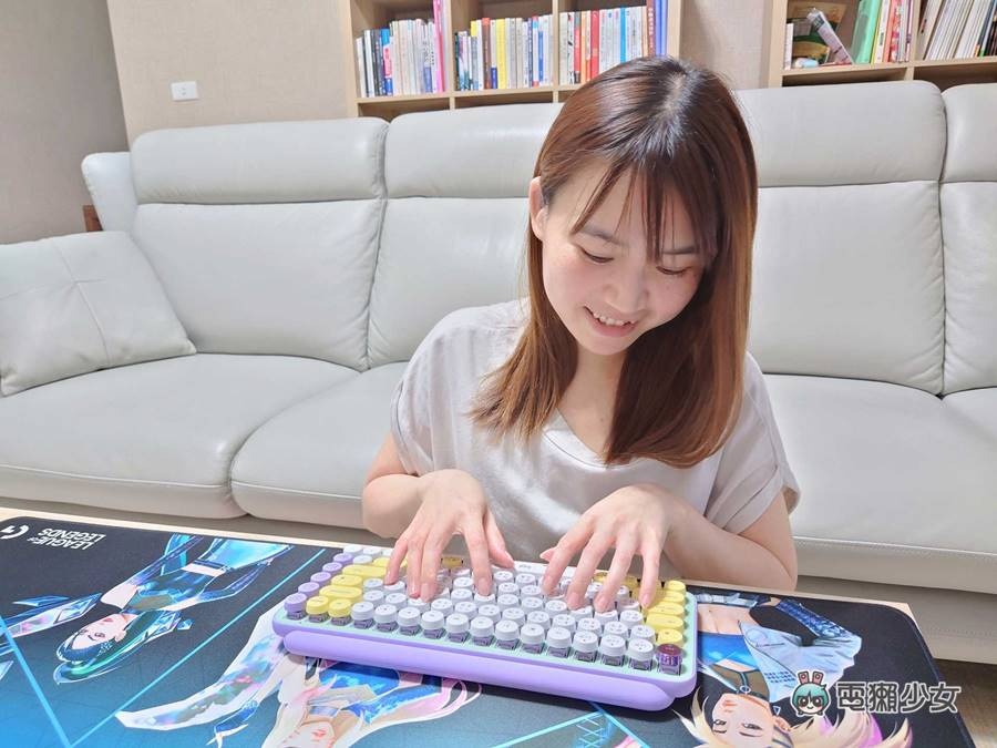 开箱|手机、平板都能同时连线!罗技大胆配色 POP KEYS 充满表情符号的无线机械键盘世界 内容图9 潮品文-大潮社旗下实时最新热点娱乐时尚数码等新闻资讯网站! 开箱|手机、平板都能同时连线!罗技大胆配色 POP KEYS 充满表情符号的无线机械键盘世界