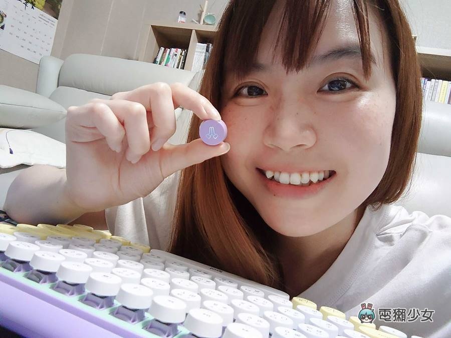 开箱|手机、平板都能同时连线!罗技大胆配色 POP KEYS 充满表情符号的无线机械键盘世界 内容图7 潮品文-大潮社旗下实时最新热点娱乐时尚数码等新闻资讯网站! 开箱|手机、平板都能同时连线!罗技大胆配色 POP KEYS 充满表情符号的无线机械键盘世界