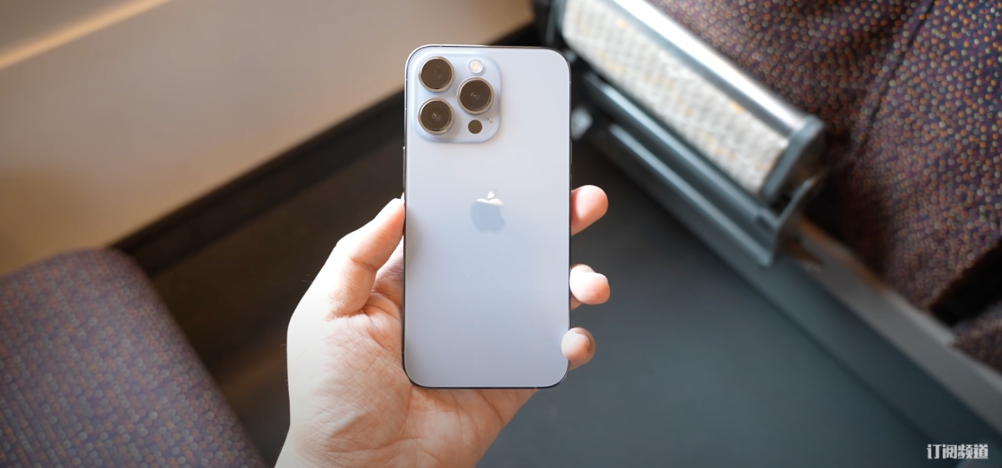 外媒 iPhone 13 开箱心得:续航提升有感,Pro 系列的镜头表现还是很强! 内容图6 潮品文-大潮社旗下实时最新热点娱乐时尚数码等新闻资讯网站! 外媒 iPhone 13 开箱心得:续航提升有感,Pro 系列的镜头表现还是很强!