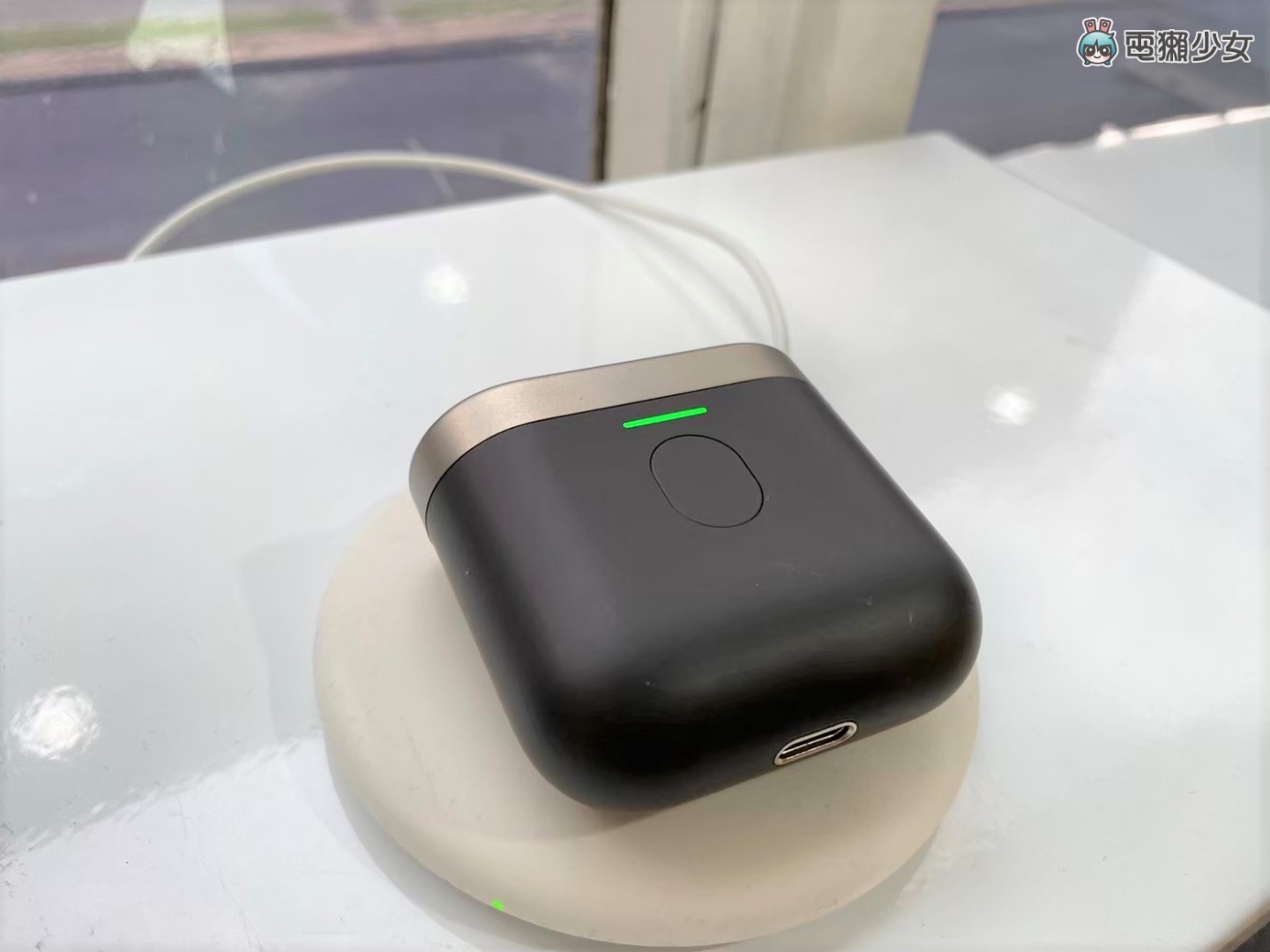 开箱|奢华耳机体验‘ Bowers & Wilkins PI7 ’音质超好 还能当蓝牙发射器 内容图10 潮品文-大潮社旗下实时最新热点娱乐时尚数码等新闻资讯网站! 开箱|奢华耳机体验‘ Bowers & Wilkins PI7 ’音质超好 还能当蓝牙发射器