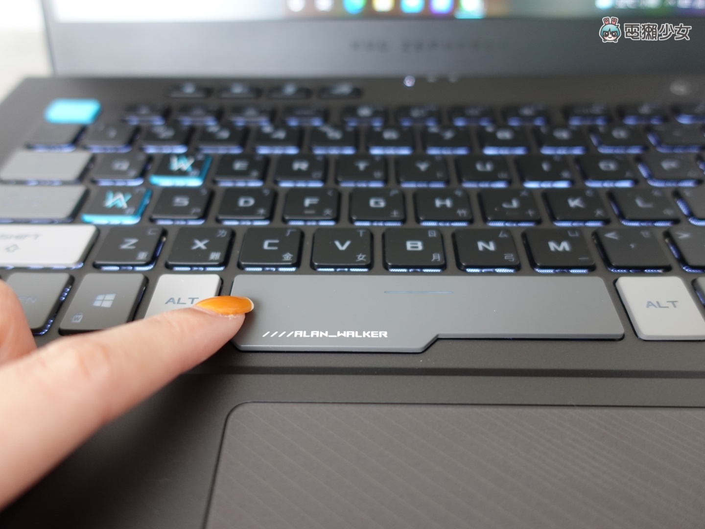 好帅又好玩！ROG x Alan Walker 联名款笔电‘ ROG Zephyrus G14 AW SE ’开箱！外盒还可以一秒变 DJ 数码科技 图16张