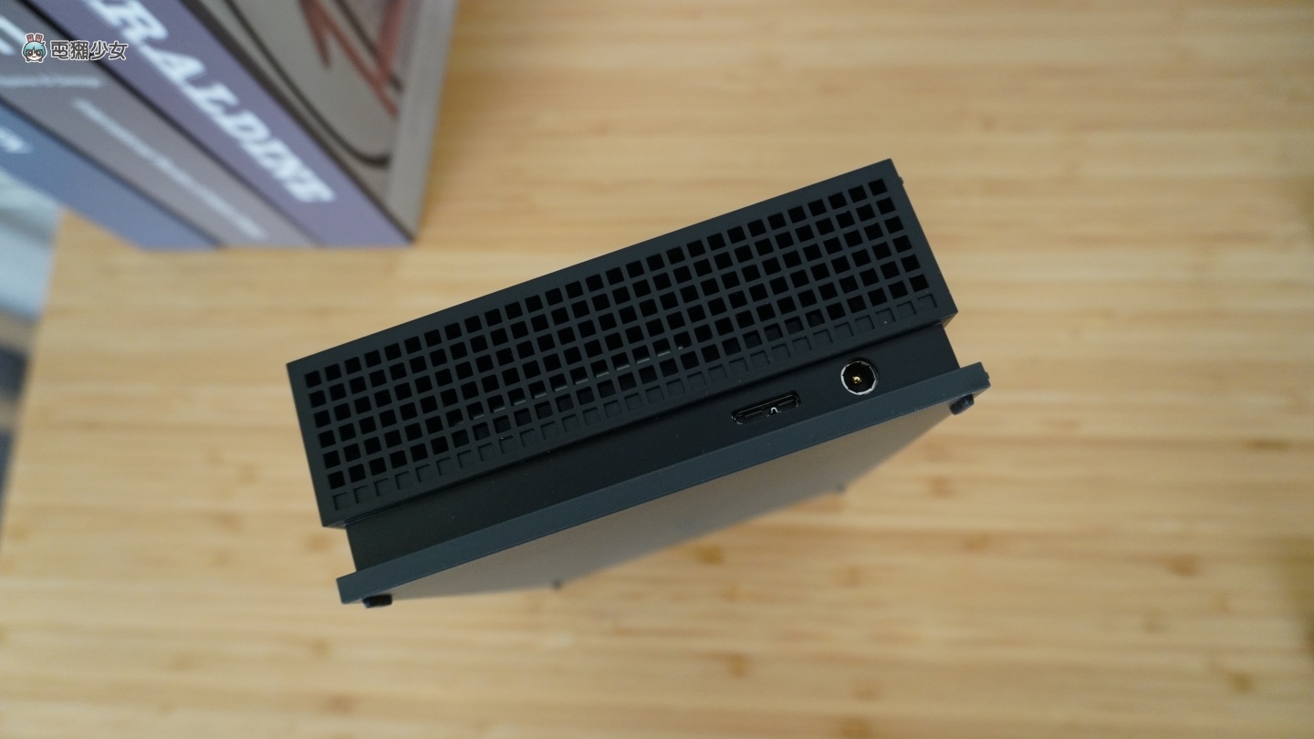 开箱|我的外接硬碟超炫!Seagate FireCuda Gaming Hub 大容量 还有超帅电竞灯效 内容图7 潮品文-大潮社旗下实时最新热点娱乐时尚数码等新闻资讯网站! 开箱|我的外接硬碟超炫!Seagate FireCuda Gaming Hub 大容量 还有超帅电竞灯效