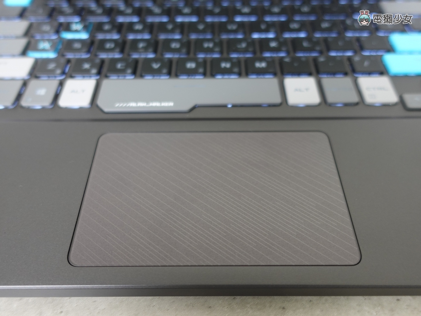 好帅又好玩！ROG x Alan Walker 联名款笔电‘ ROG Zephyrus G14 AW SE ’开箱！外盒还可以一秒变 DJ 数码科技 图17张