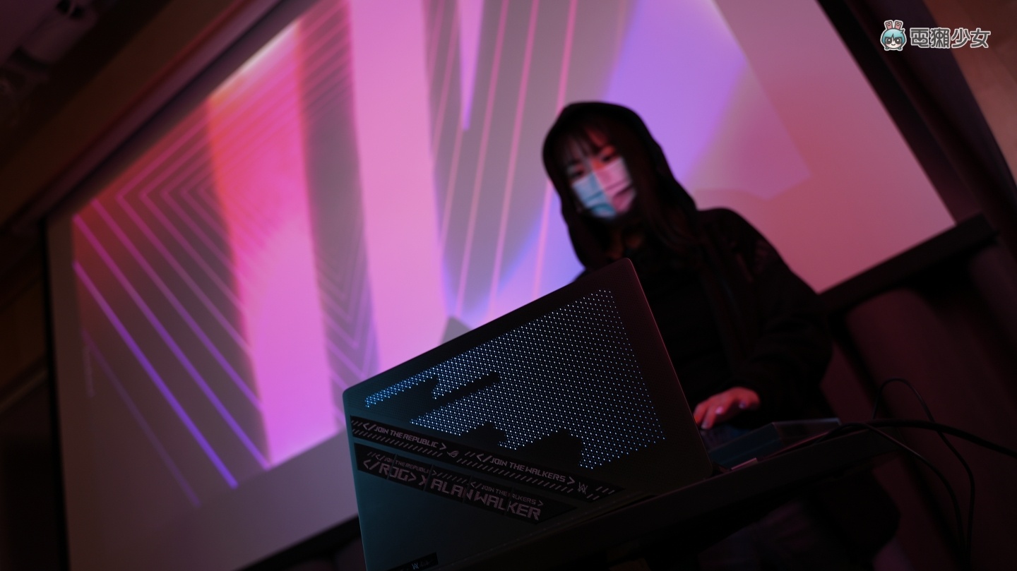 好帅又好玩！ROG x Alan Walker 联名款笔电‘ ROG Zephyrus G14 AW SE ’开箱！外盒还可以一秒变 DJ 数码科技 图4张