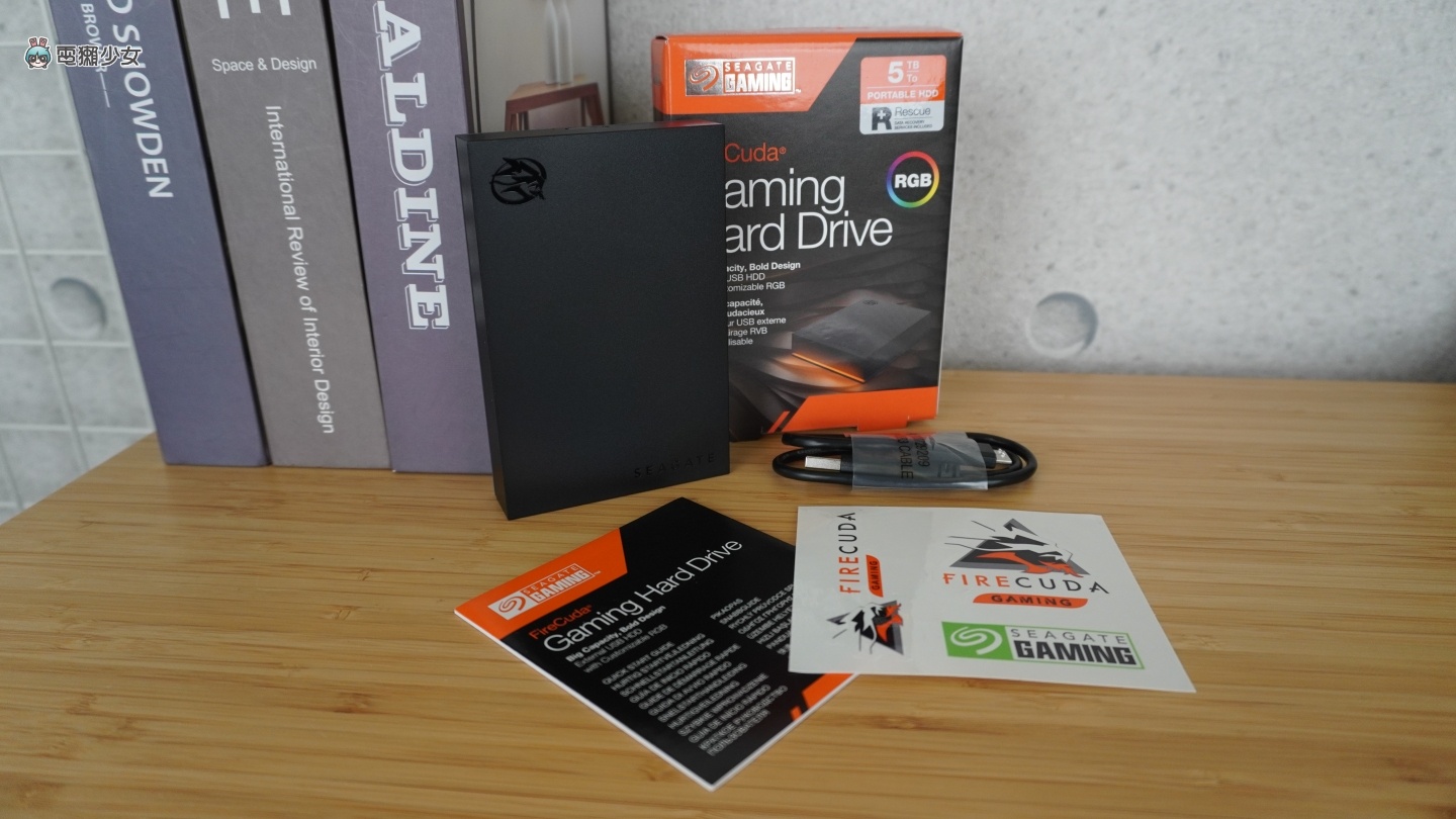 开箱|我的外接硬碟超炫!Seagate FireCuda Gaming Hub 大容量 还有超帅电竞灯效 内容图15 潮品文-大潮社旗下实时最新热点娱乐时尚数码等新闻资讯网站! 开箱|我的外接硬碟超炫!Seagate FireCuda Gaming Hub 大容量 还有超帅电竞灯效