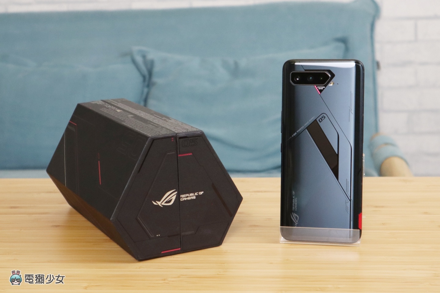 评测｜打手游用‘ ROG Phone 5s Pro ’助你更上一层楼！AirTrigger 5 让你每根手指头都有事情做！