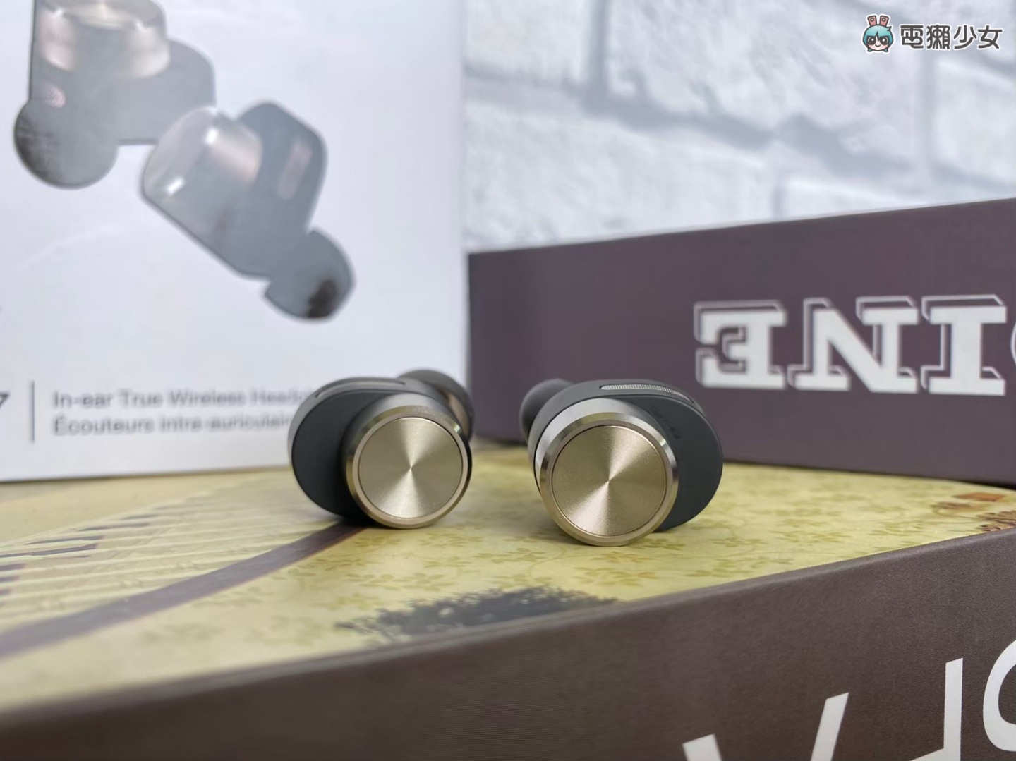 开箱|奢华耳机体验‘ Bowers & Wilkins PI7 ’音质超好 还能当蓝牙发射器 内容图7 潮品文-大潮社旗下实时最新热点娱乐时尚数码等新闻资讯网站! 开箱|奢华耳机体验‘ Bowers & Wilkins PI7 ’音质超好 还能当蓝牙发射器