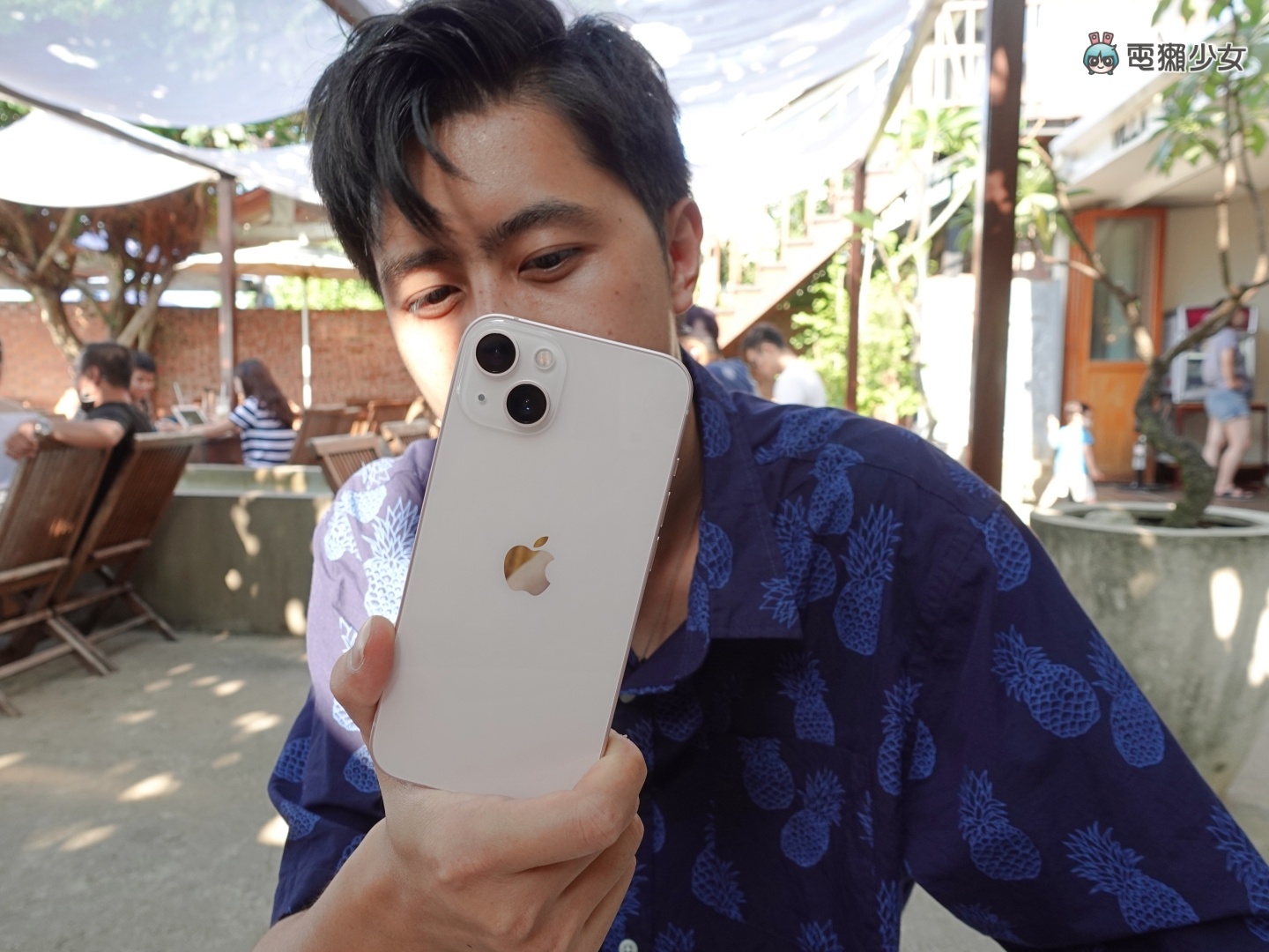 开箱|iPhone 13 粉色萌感爆棚!电影级模式好拍吗?续航如何?手机壳能否共用?热门问题来解答! 内容图7 潮品文-大潮社旗下实时最新热点娱乐时尚数码等新闻资讯网站! 开箱|iPhone 13 粉色萌感爆棚!电影级模式好拍吗?续航如何?手机壳能否共用?热门问题来解答!