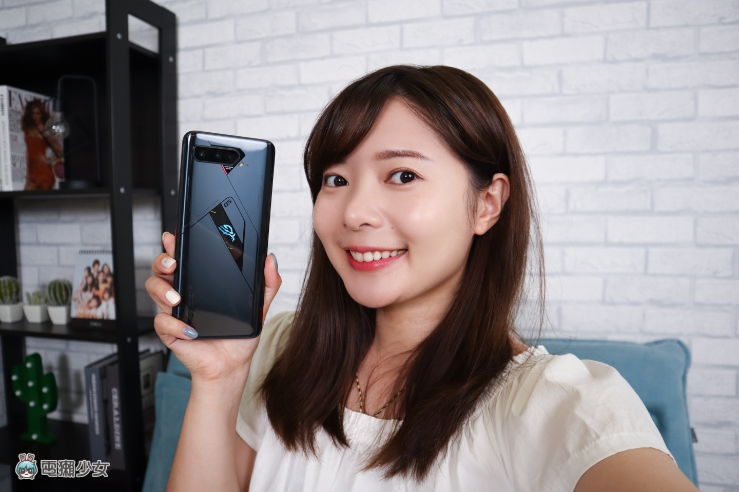 评测｜打手游用‘ ROG Phone 5s Pro ’助你更上一层楼！AirTrigger 5 让你每根手指头都有事情做！