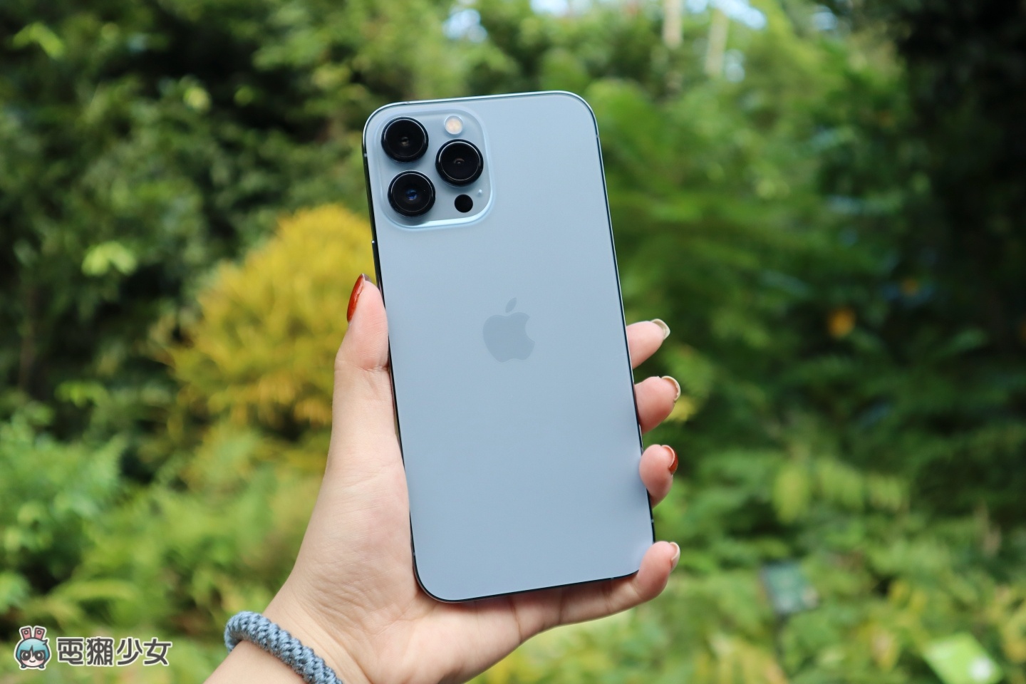 开箱|iPhone 13 Pro Max 天峰蓝 电影模式真的很厉害!同场加映:跟 iPhone 12 Pro 的拍照表现差多少? 内容图2 潮品文-大潮社旗下实时最新热点娱乐时尚数码等新闻资讯网站! 开箱|iPhone 13 Pro Max 天峰蓝 电影模式真的很厉害!同场加映:跟 iPhone 12 Pro 的拍照表现差多少?