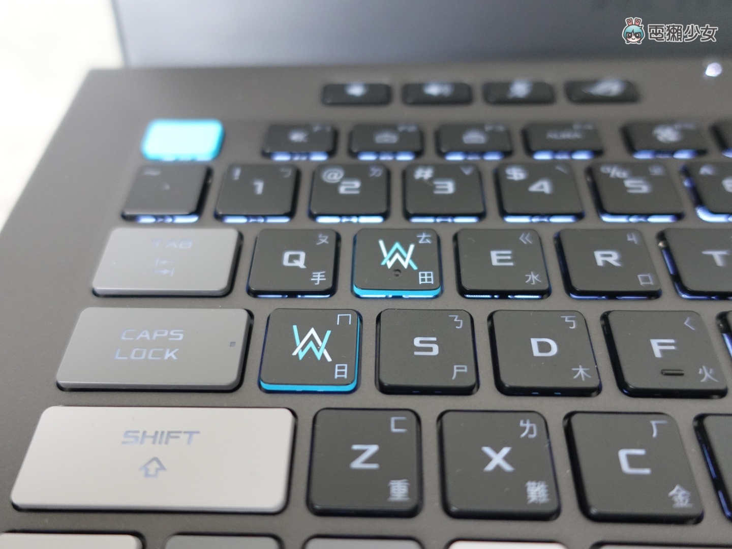 好帅又好玩！ROG x Alan Walker 联名款笔电‘ ROG Zephyrus G14 AW SE ’开箱！外盒还可以一秒变 DJ 数码科技 图15张