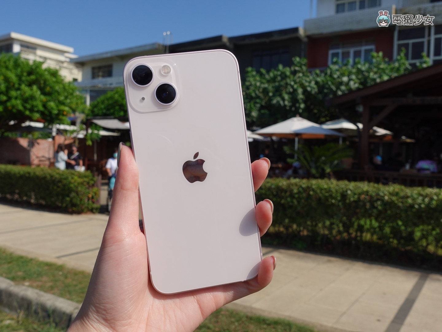 开箱|iPhone 13 粉色萌感爆棚!电影级模式好拍吗?续航如何?手机壳能否共用?热门问题来解答! 内容图4 潮品文-大潮社旗下实时最新热点娱乐时尚数码等新闻资讯网站! 开箱|iPhone 13 粉色萌感爆棚!电影级模式好拍吗?续航如何?手机壳能否共用?热门问题来解答!