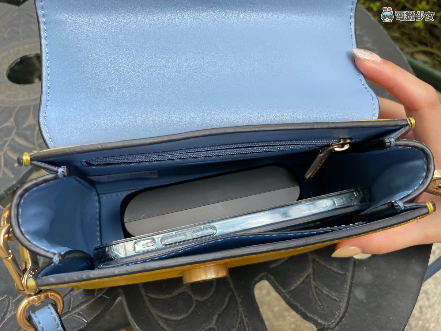 开箱｜Energizer UB5001 真无线蓝牙耳机 同时也是移动电源和无线充电器！快来看看这个酷东西！