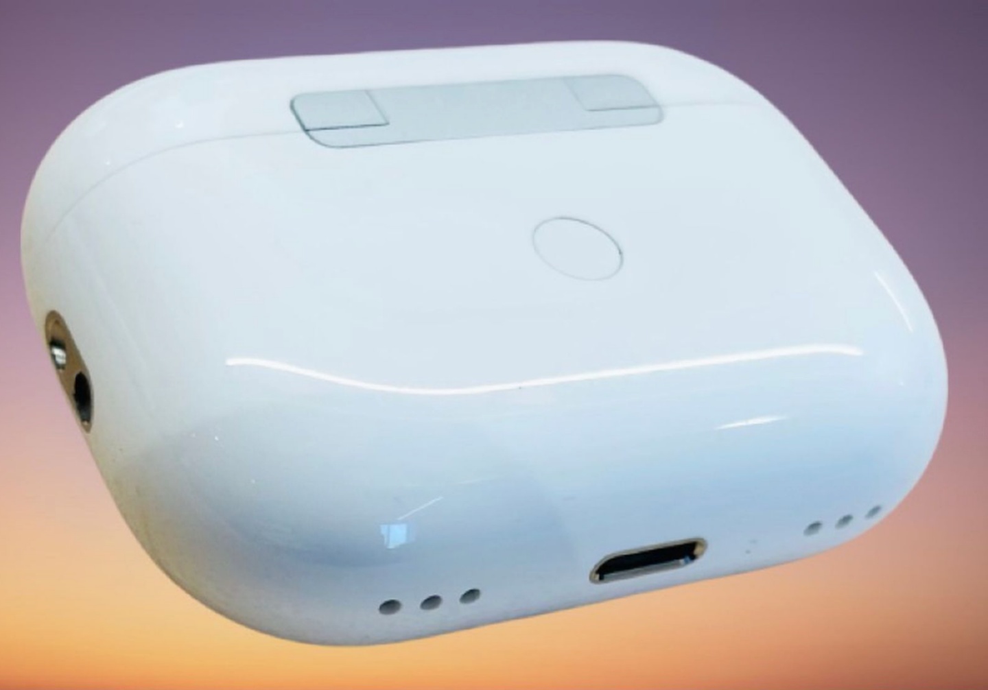 AirPods Pro 2 传闻消息流出：耳机外观没太大改变，但充电盒有可能新增喇叭孔，有望于 2022 年亮相