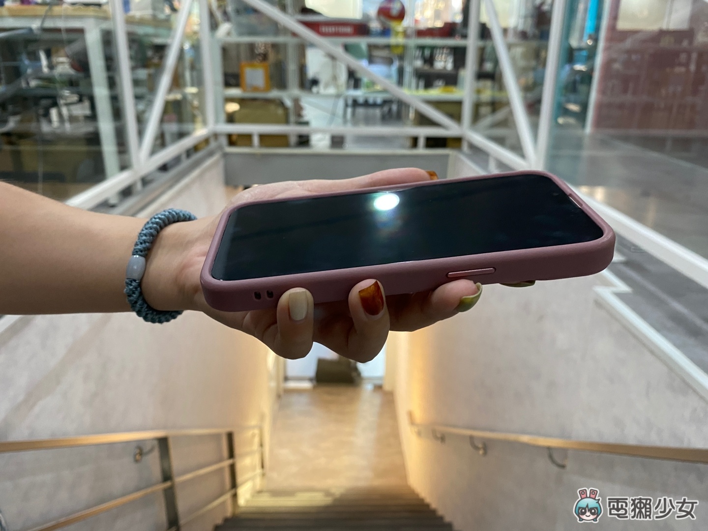 iPhone 13 摔落测试!装着 DEVILCASE 的‘ 恶魔防摔壳 PRO ’镜头防护加高 保护力更升级 内容图18 潮品文-大潮社旗下实时最新热点娱乐时尚数码等新闻资讯网站! iPhone 13 摔落测试!装着 DEVILCASE 的‘ 恶魔防摔壳 PRO ’镜头防护加高 保护力更升级