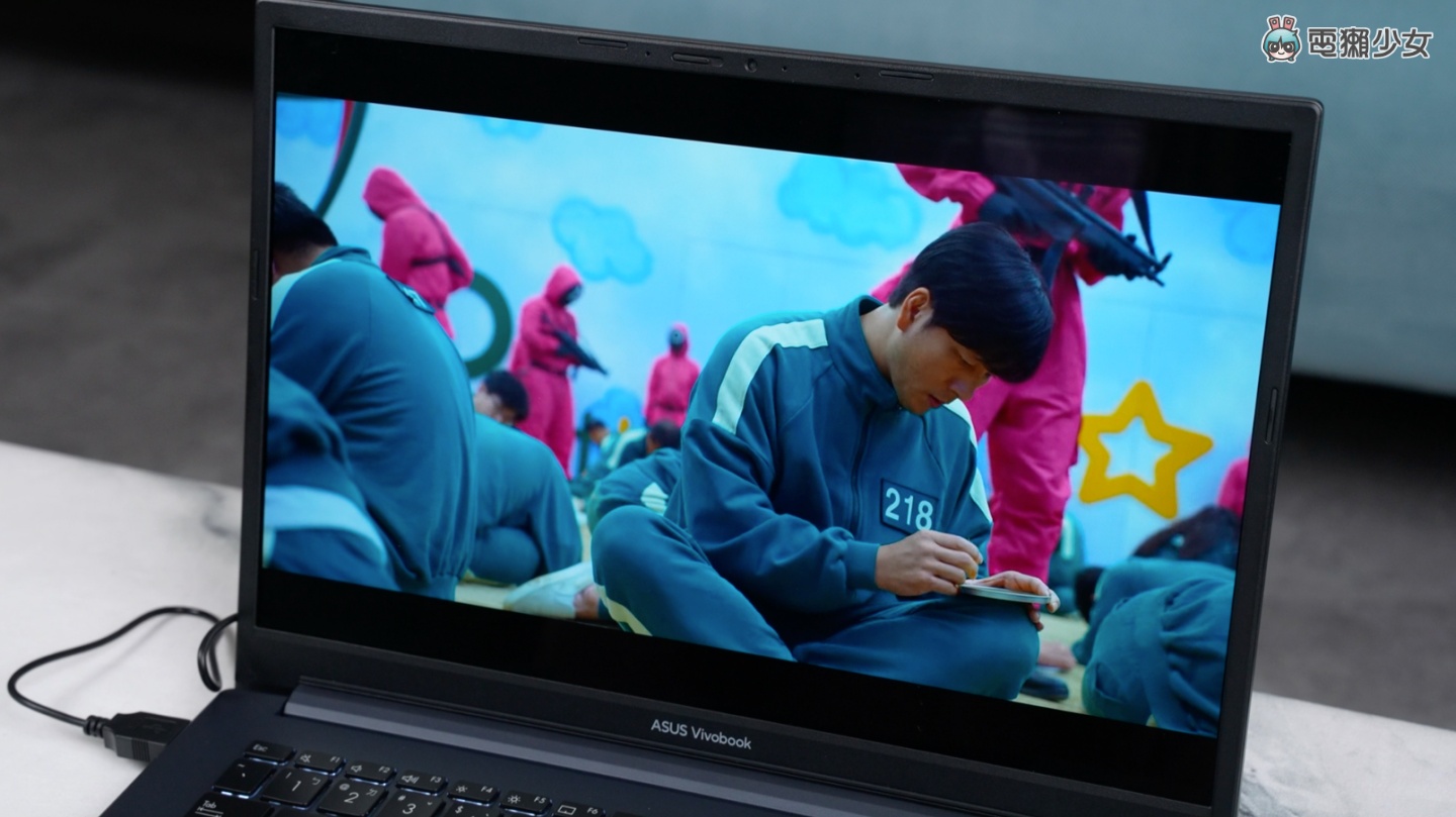华硕平价 OLED 笔电‘ ASUS Vivobook Pro 14 OLED ’开箱！规格升级幅度超有感 三万五挑笔电就选它