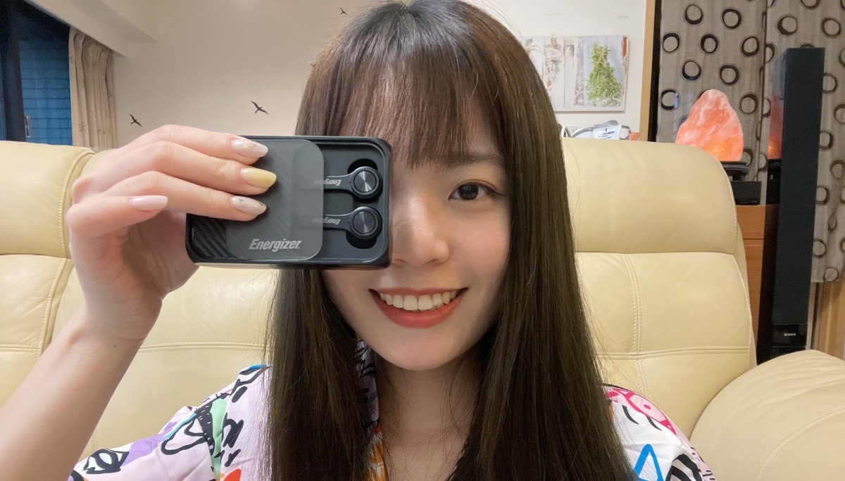 开箱｜Energizer UB5001 真无线蓝牙耳机 同时也是移动电源和无线充电器！快来看看这个酷东西！