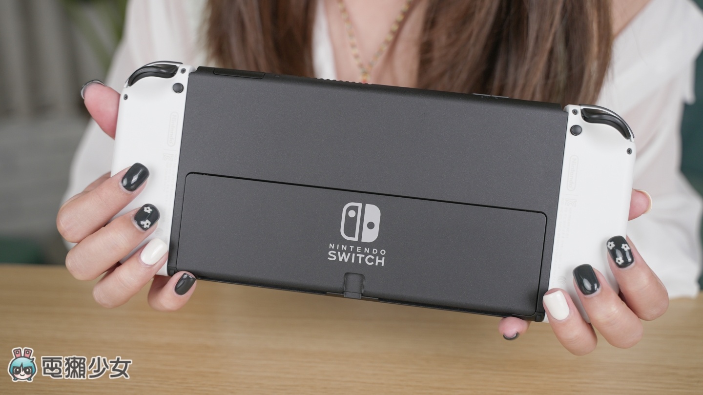 Switch OLED 开箱!跟上一代哪里不同?该升级吗?热门 QA 帮你解答! 内容图10 潮品文-大潮社旗下实时最新热点娱乐时尚数码等新闻资讯网站! Switch OLED 开箱!跟上一代哪里不同?该升级吗?热门 QA 帮你解答!