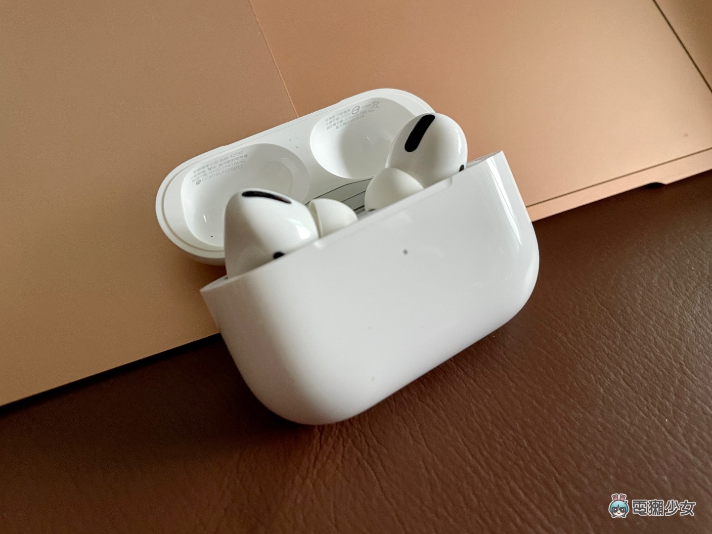 苹果将有‘ 声音问题 ’的 AirPods Pro 维修方案延长一年!符合资格即可免费维修 内容图1 潮品文-大潮社旗下实时最新热点娱乐时尚数码等新闻资讯网站! 苹果将有‘ 声音问题 ’的 AirPods Pro 维修方案延长一年!符合资格即可免费维修
