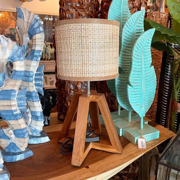 生活 I 隐藏在Seri Kembangan木质家具专卖店，三层楼越逛越种草！ 更多热点 图9张